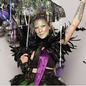 Meet your Posher, Valerie